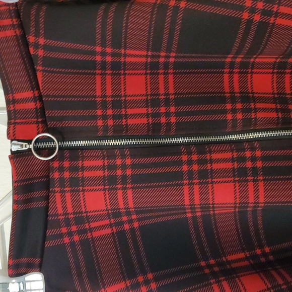 NWOT flowy skirt - Picture 2 of 4